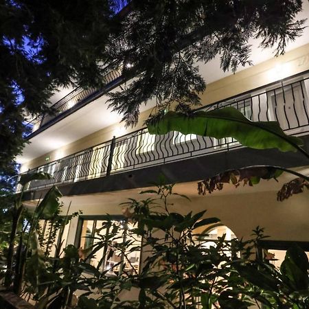 Spanos Apartments Anna'S Lodge Polychrono Exterior photo
