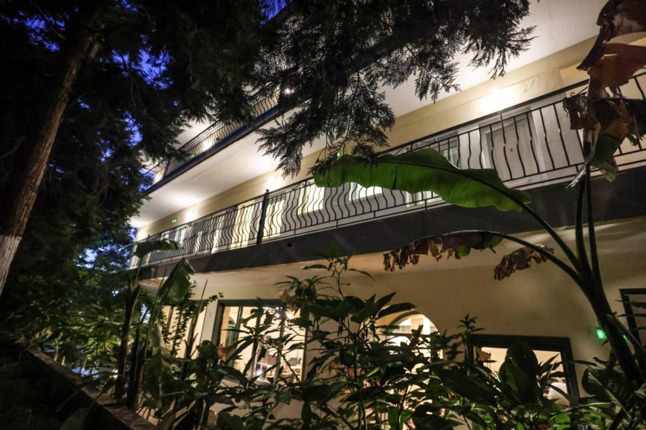 Spanos Apartments Anna'S Lodge Polychrono Exterior photo